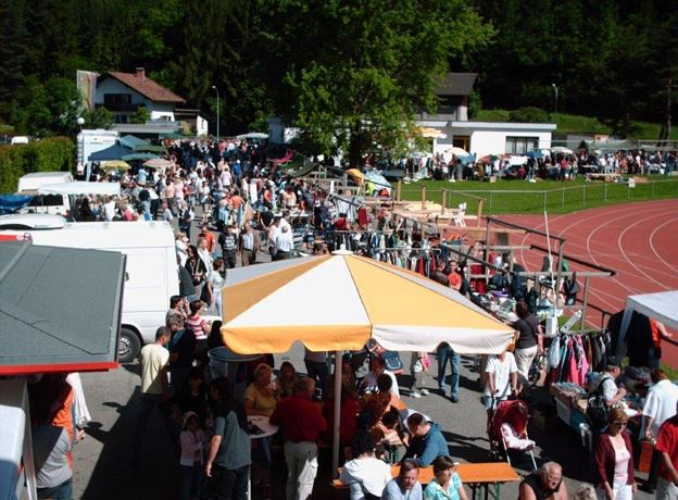 Flea market of the FC Rätia in the Sparkassen arena Bludenz