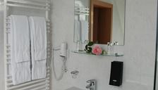 Triple room, bath, toilet, modern conveniences