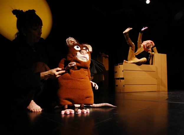 Feuerblau children's theater: Brave as a lion