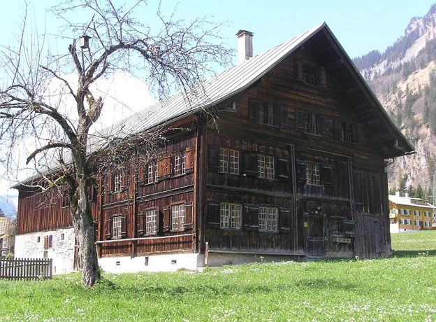 Klostertal Museum: Gasthäuser mit Geschichte entlang der Straße zum Arlberg