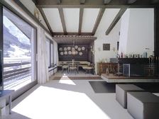 Wohnzimmer Blick Balkon & Essbereich