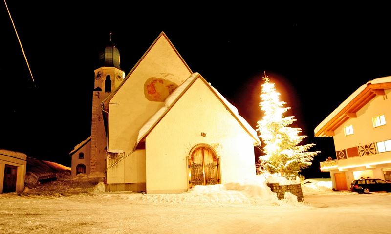 Pfarrkirche Hl. Sebastian im Winter