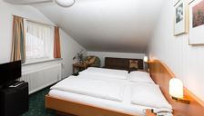 Double room, shower or bath, toilet