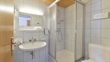 Single room, shower, toilet, standard