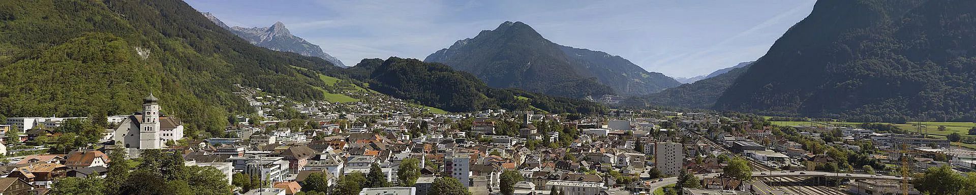 bludenz-sommer-ort-panorama