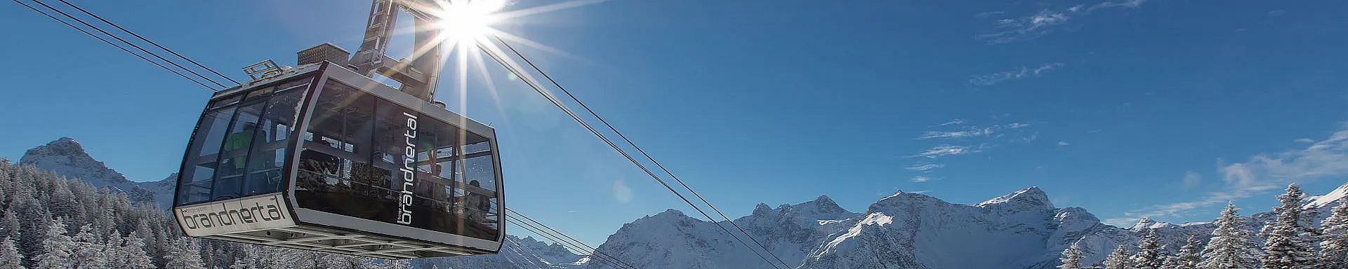 brandnertal-bergbahnen-panoramabahn-seitlich-winter