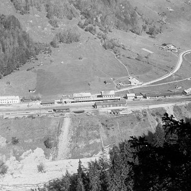 Gelände des Bahnhofs in Langen am Arlberg
